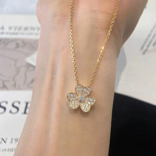 Toxse Flower Diamond Necklace - Image 5