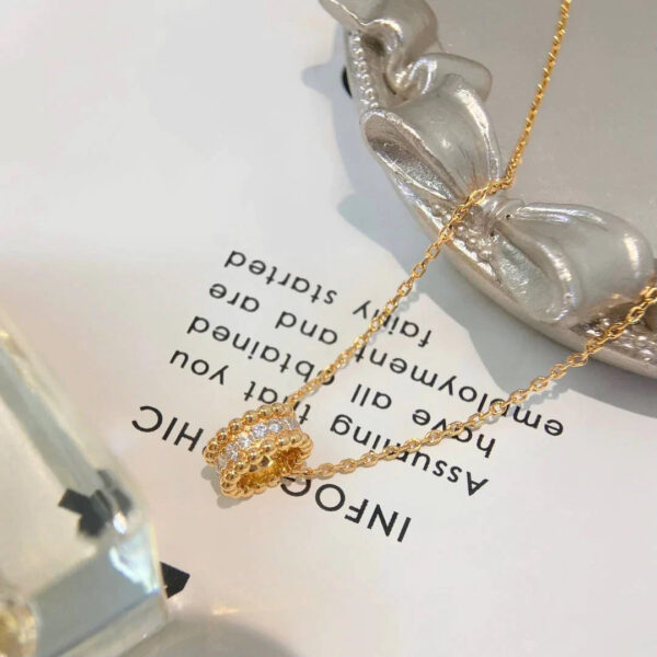 Toxse Perlee Diamond Necklace - Image 7