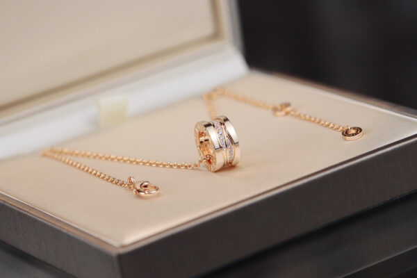Toxse Zero 1 Pink Gold Diamond Necklace - Image 3
