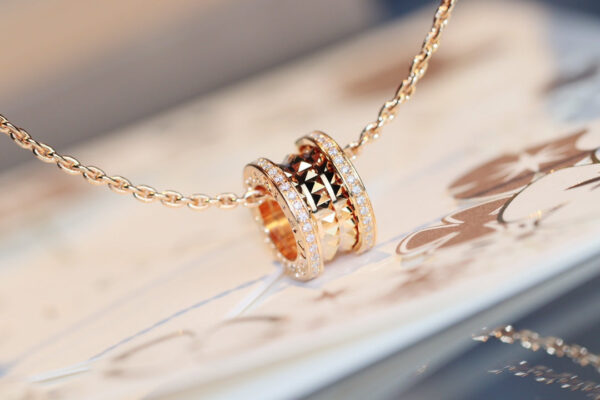Toxse Zero 1 Rock Pedant Pink Gold Necklace - Image 2