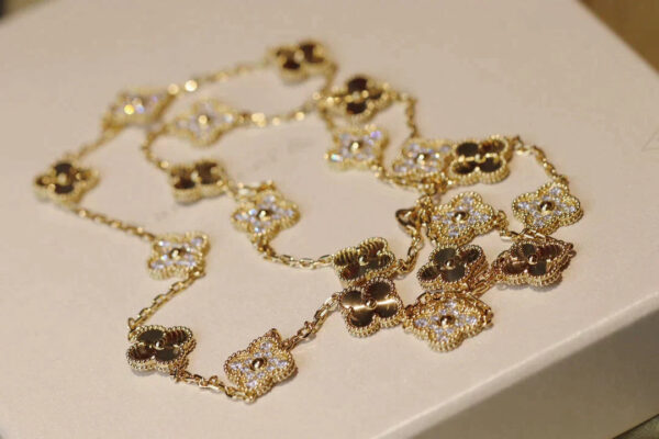 Toxse Clover 20 Motifs Diamond Gold Necklace - Image 6