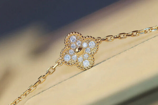 Toxse Clover 20 Motifs Diamond Gold Necklace - Image 9