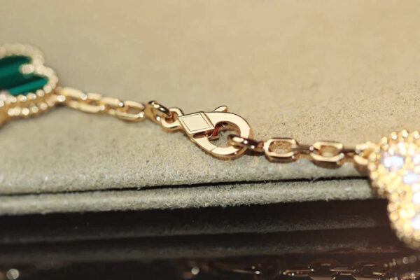 Toxse Clover 20 Motifs Diamond Gold Necklace - Image 7