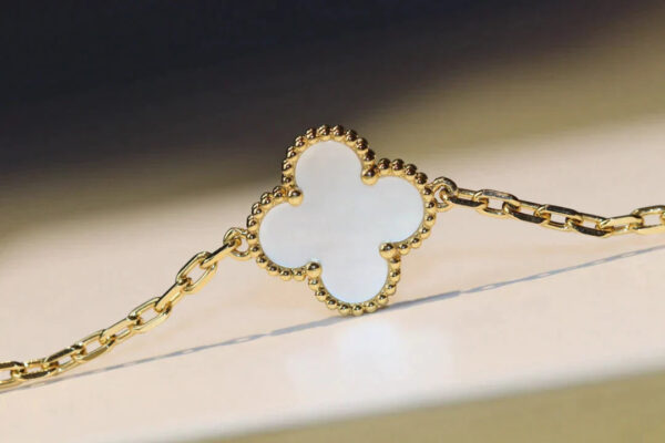 Toxse Clover 20 Motifs White Mop Gold Necklace - Image 6