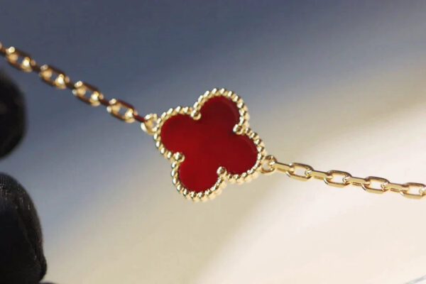 Toxse Clover 20 Motifs Carnelian Gold Necklace - Image 6