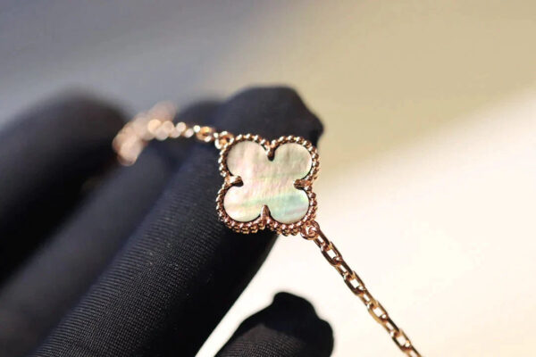 Toxse Clover 20 Motifs Dark Mop Diamond Gold Necklace - Image 7