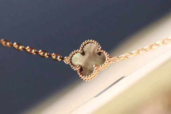 Toxse Clover 20 Motifs Dark Mop Diamond Gold Necklace - Image 8