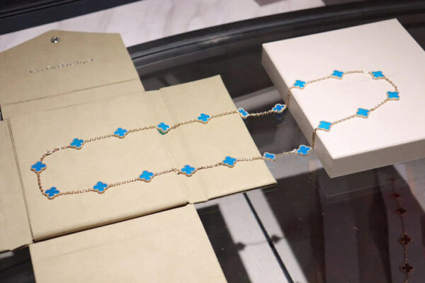 Toxse Clover 20 Motifs Turquoise Gold Necklace - Image 3