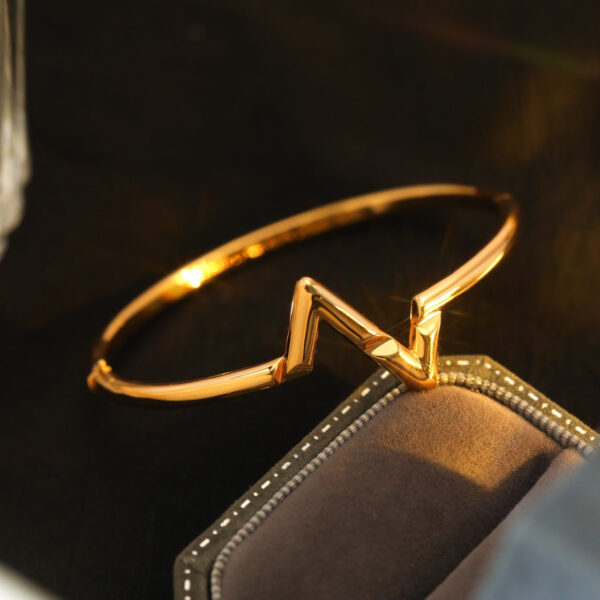 Toxse Volte Upsite Down Bracelet - Image 8