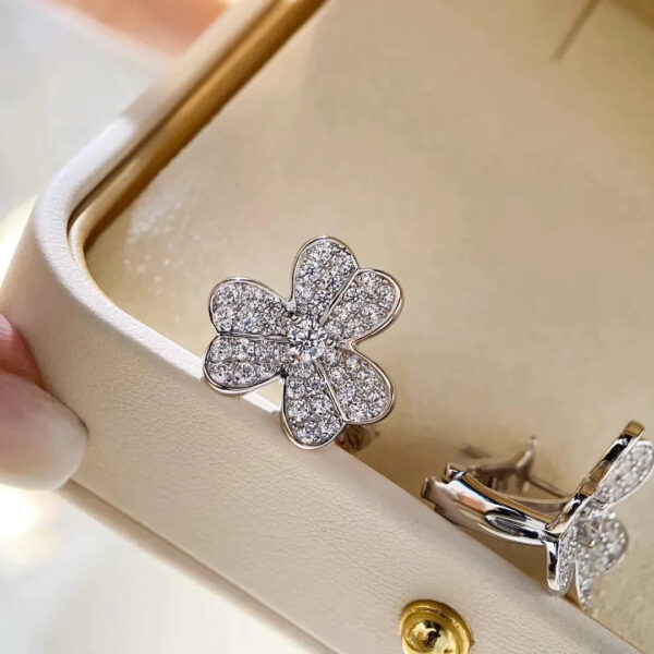 Toxse Clover Comos Silver Diamond Earrings - Image 8