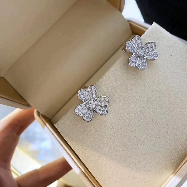 Toxse Clover Comos Silver Diamond Earrings - Image 4