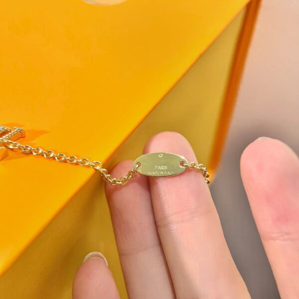 Toxse  Logo Star Motif Gold Bracelet - Image 7