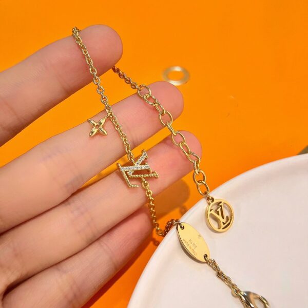 Toxse  Logo Star Motif Gold Bracelet - Image 10