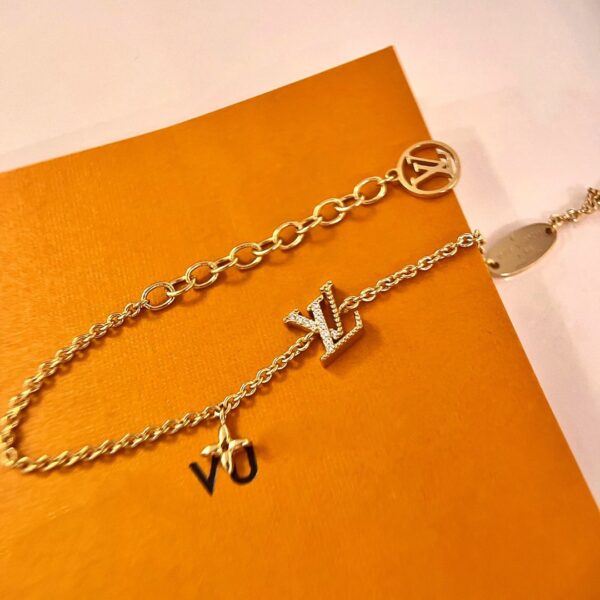 Toxse  Logo Star Motif Gold Bracelet - Image 11