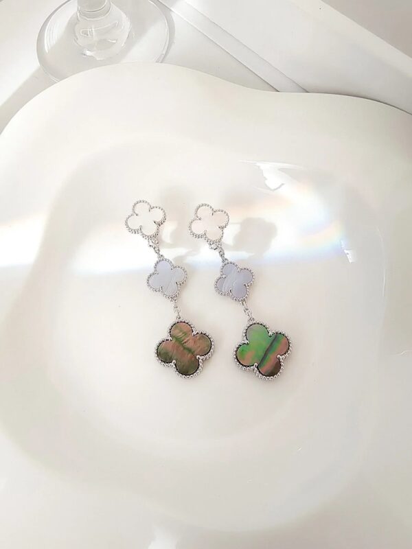 Toxse Clover 3 Motifs Chalcedony Dark Mop Silver Earrings - Image 3