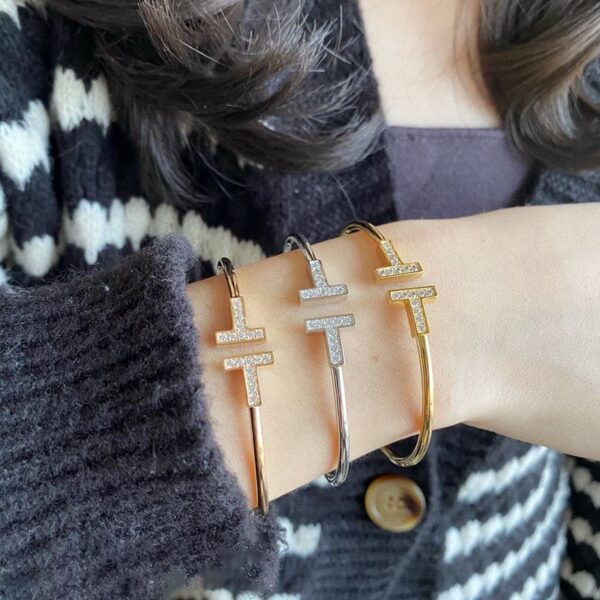 Toxse T Plain Diamond Wire Bracelet - Image 3