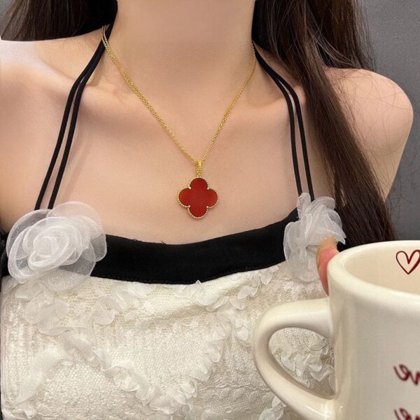 Toxse Magic Alhambra One Motifs Carnelian Clover Necklace - Image 2