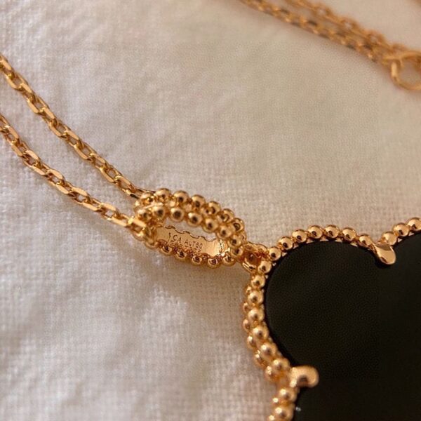 Toxse Magic Alhambra One Motifs Black Clover Necklace - Image 4