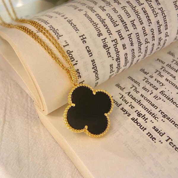 Toxse Magic Alhambra One Motifs Black Clover Necklace - Image 5