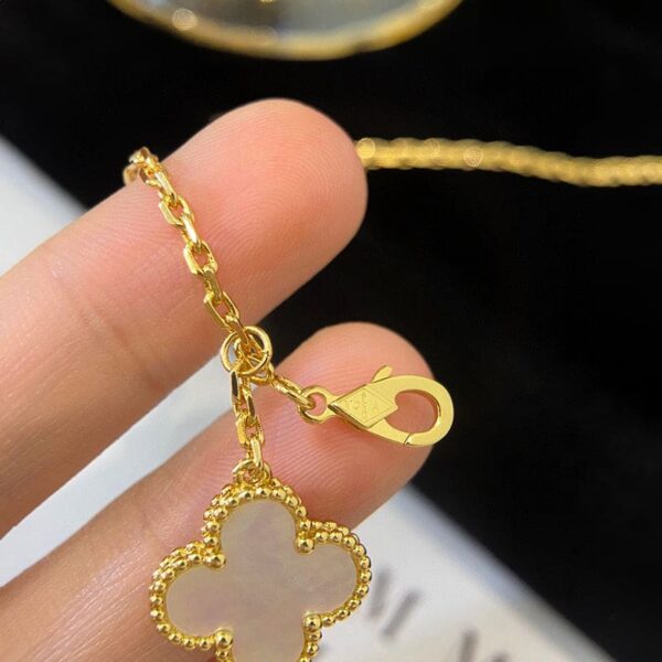 Toxse Magic Alhambra Six Pearls Motifs Clover Necklace - Image 7