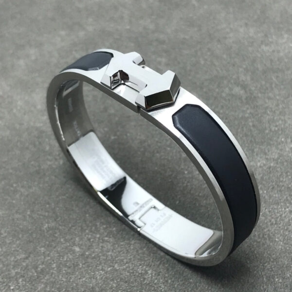 Toxse Super H Black Bracelet - Image 4