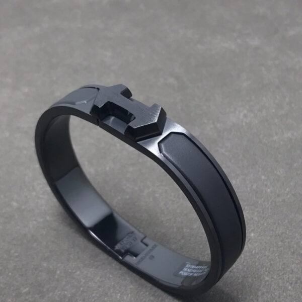 Toxse Super H Black Bracelet - Image 2