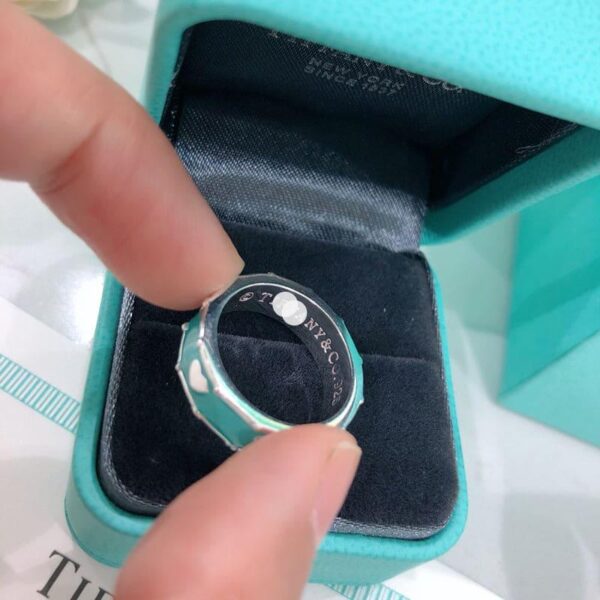 Toxse Blue Love Heart Ring - Image 6