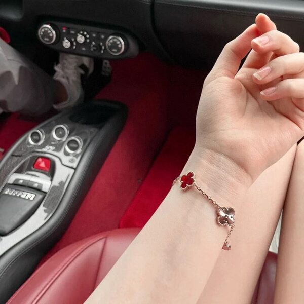 Toxse Vintage Alhambra Five Motifs Carnelian Clover Bracelet - Image 2