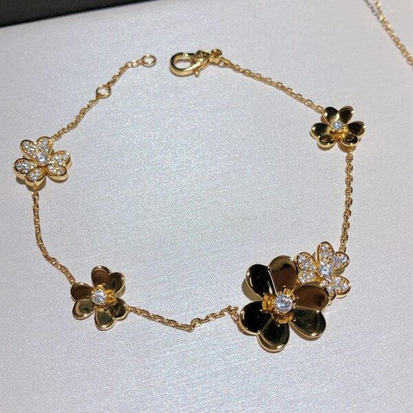 Toxse 5 Flowers Frivole Diamonds Clover Bracelet - Image 6