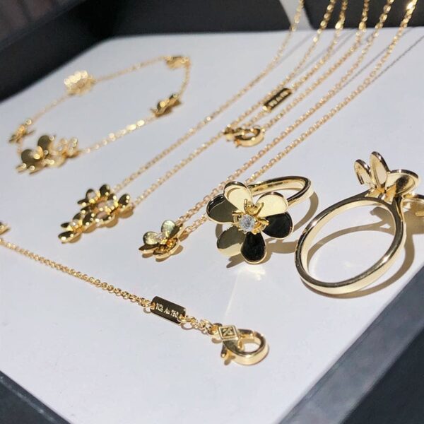 Toxse 5 Flowers Frivole Diamonds Clover Bracelet - Image 13