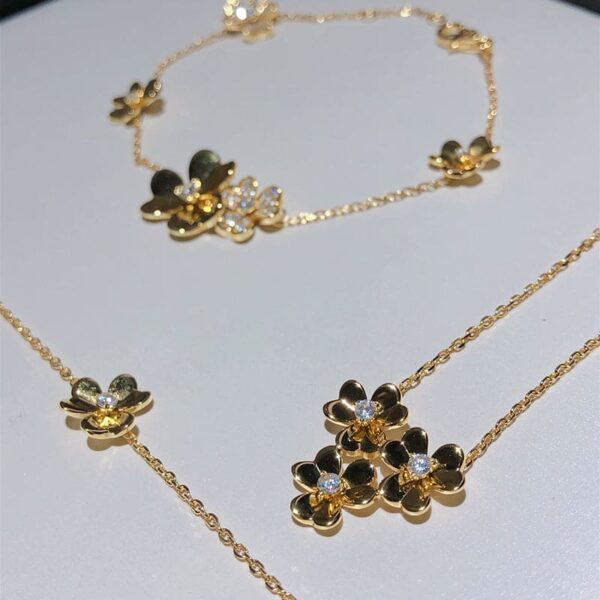 Toxse 5 Flowers Frivole Diamonds Clover Bracelet - Image 7