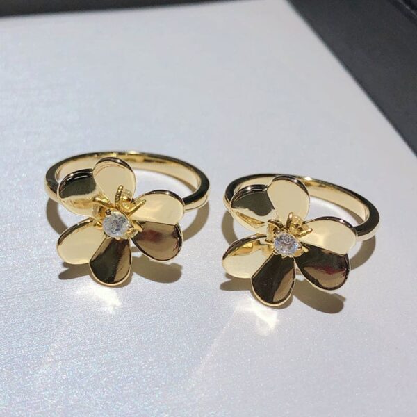 Toxse 5 Flowers Frivole Diamonds Clover Bracelet - Image 14