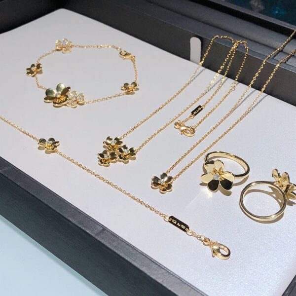 Toxse 5 Flowers Frivole Diamonds Clover Bracelet - Image 11