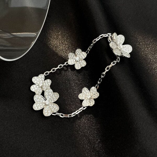 Toxse Frivole 5 Flowers Diamonds Clover Bracelet - Image 9
