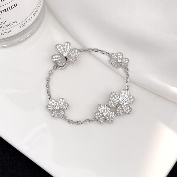 Toxse Frivole 5 Flowers Diamonds Clover Bracelet - Image 4