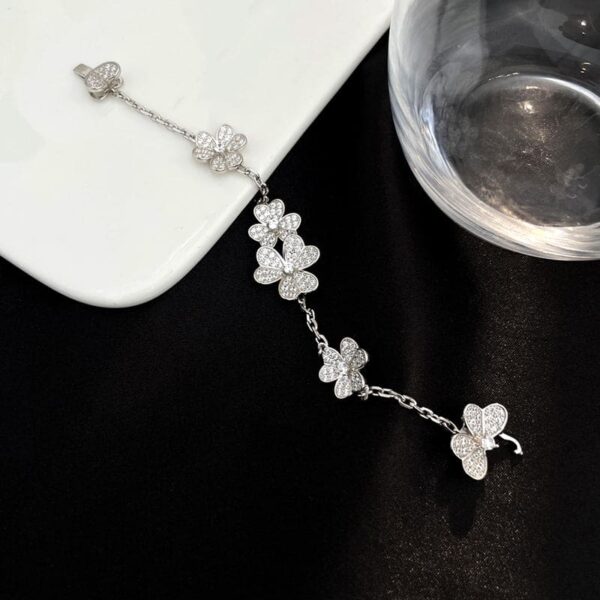 Toxse Frivole 5 Flowers Diamonds Clover Bracelet - Image 7