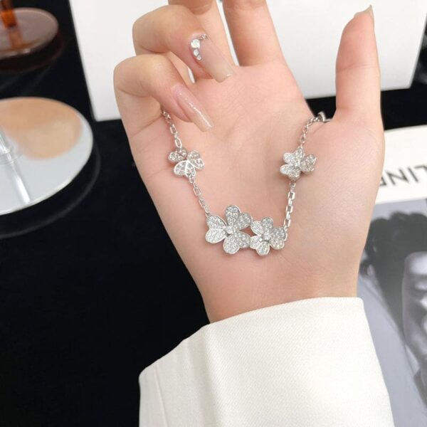 Toxse Frivole 5 Flowers Diamonds Clover Bracelet - Image 6