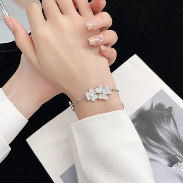 Toxse Frivole 5 Flowers Diamonds Clover Bracelet - Image 5