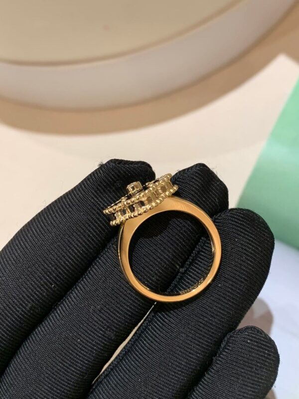 Toxse Vintage Alhambra Black Ring - Image 3