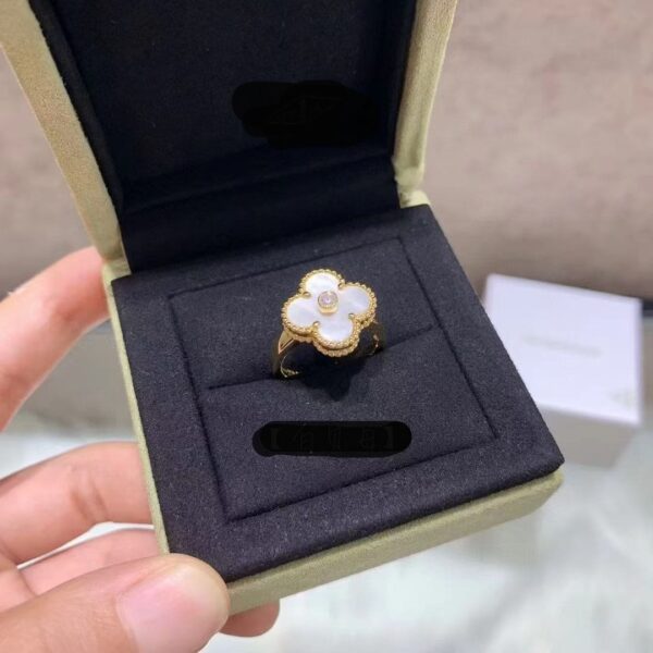 Toxse Vintage Alhambra Pearl Ring - Image 2