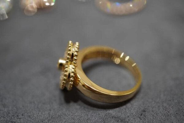 Toxse Vintage Alhambra Carnelian Ring - Image 5