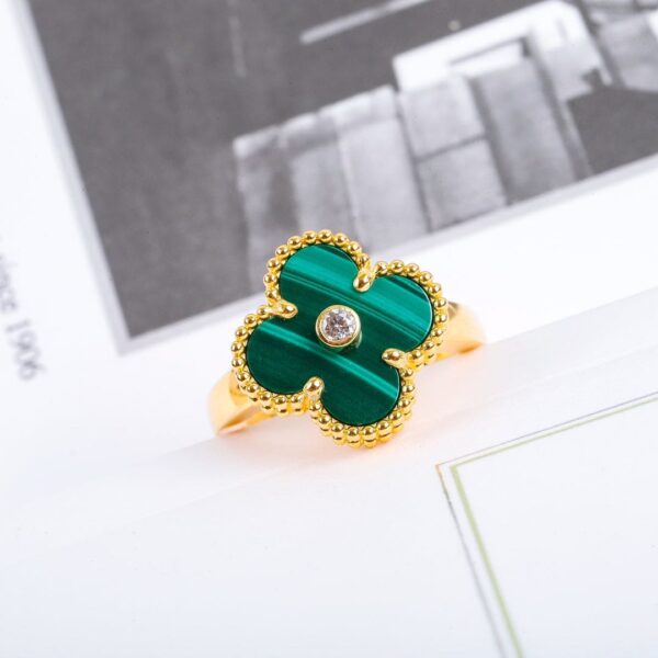Toxse Vintage Alhambra Malachite Ring - Image 2