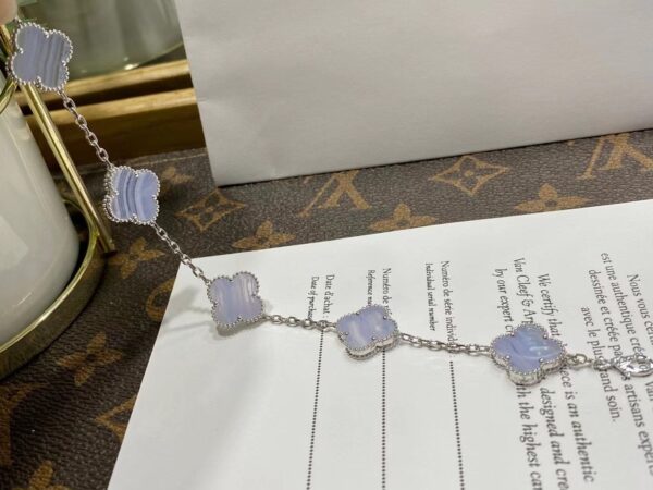 Toxse Vintage Alhambra Chalcedony 10 Motifs Necklace - Image 3