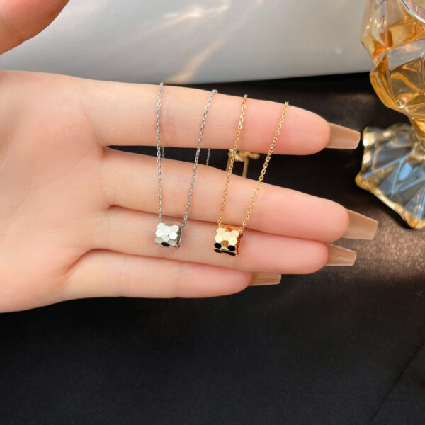 Toxse Bee Mini Necklace - Image 3