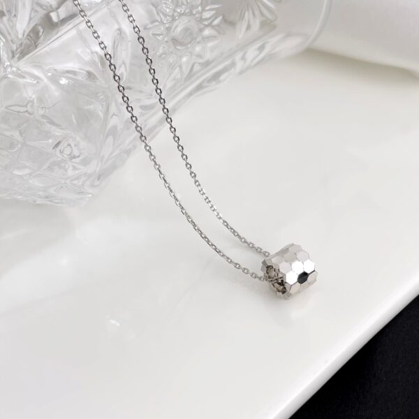 Toxse Bee Mini Necklace - Image 2