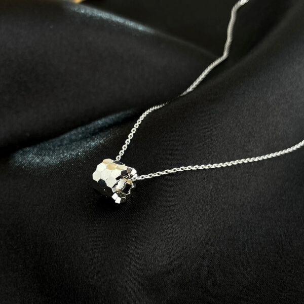 Toxse Bee Mini Necklace - Image 8