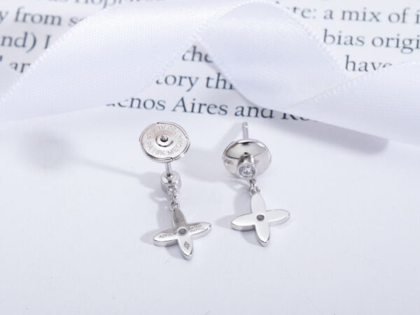 Toxse Vidylle Silver Diamond Mini Drop Earrings - Image 4