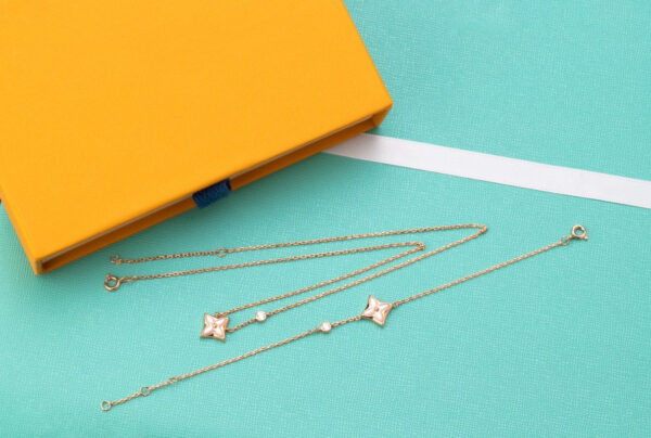Toxse  Star Pink Mop 1 Diamond Pink Gold Necklace - Image 2