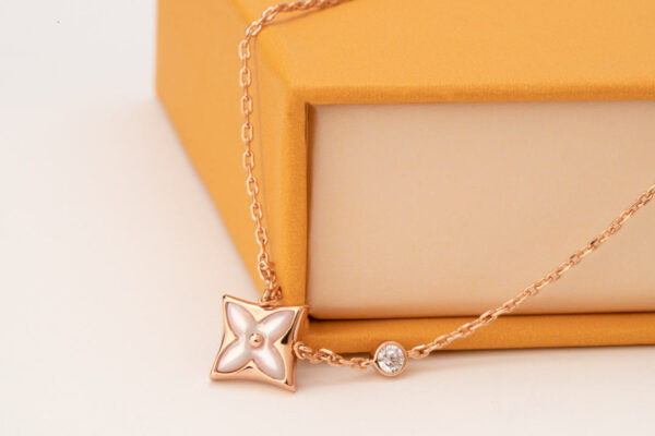 Toxse  Star Pink Mop 1 Diamond Pink Gold Necklace - Image 5