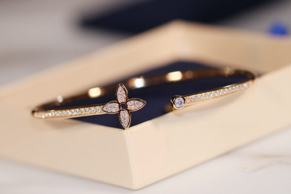 Toxse  Idylle Gold Open Bracelet Diamond Paved - Image 4
